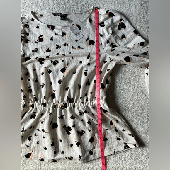 NEW Ann Taylor white blouse with black & tan floral/leaf design, size small - Picture 8 of 8